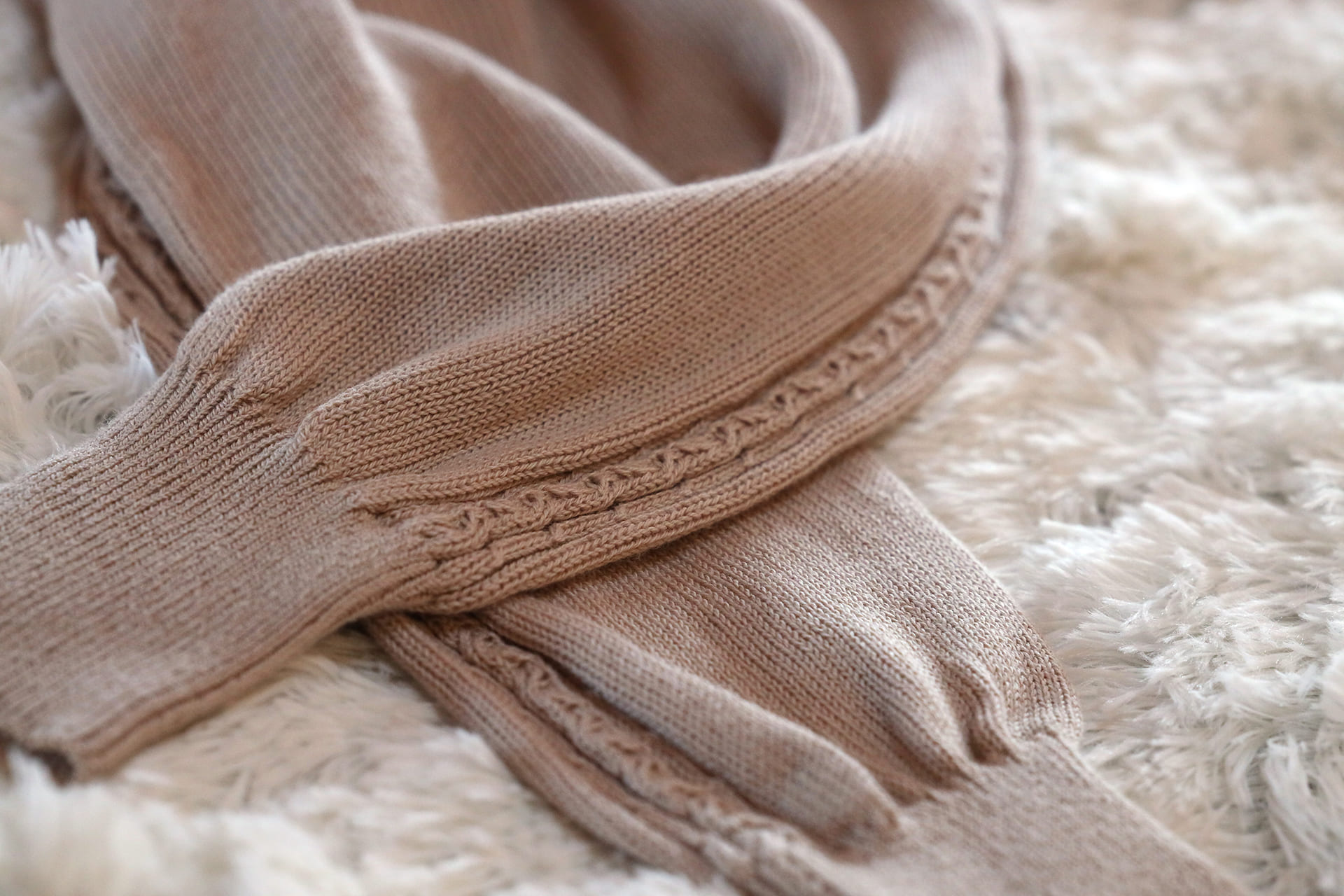 チクチクしない縫い目のないニット